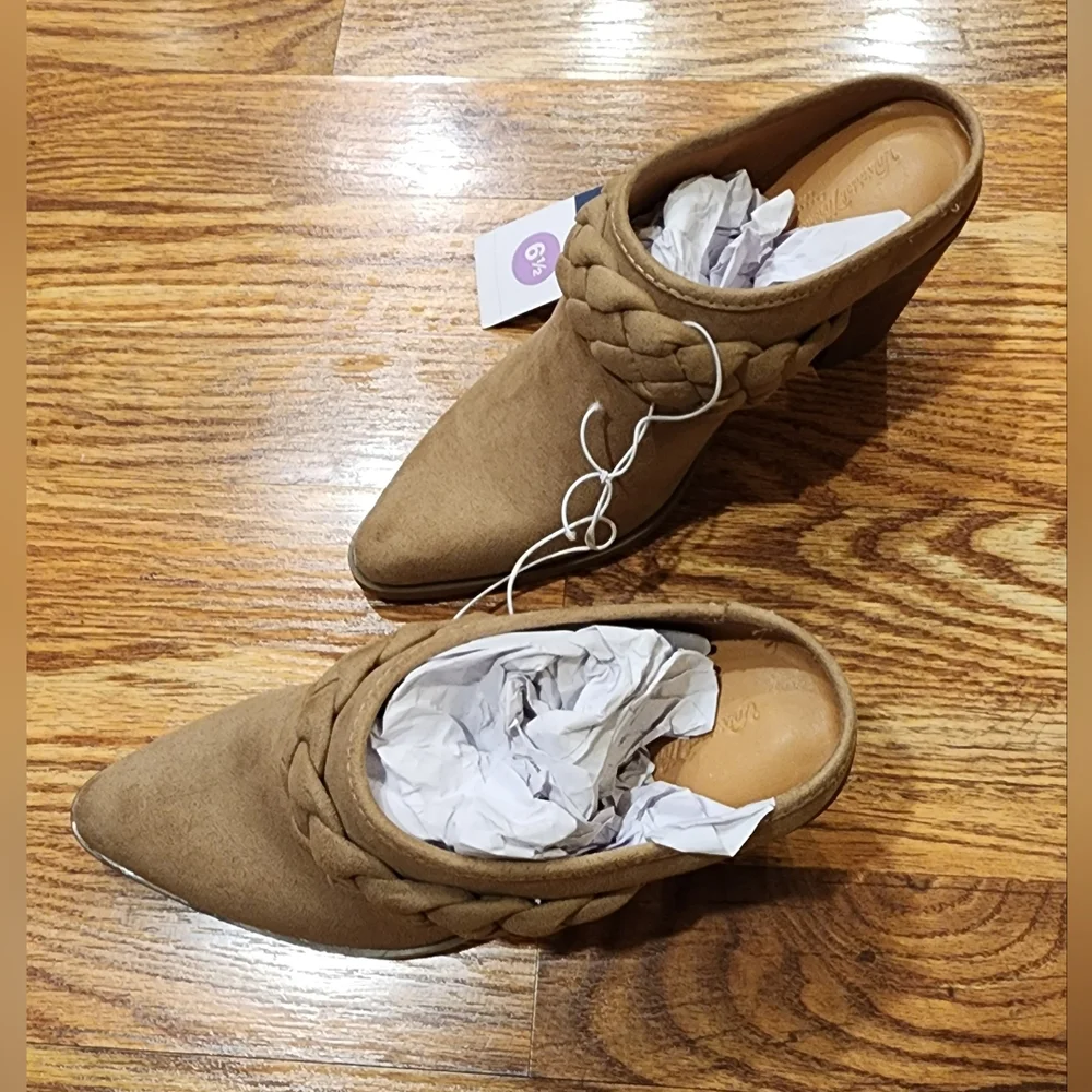 NEW Universal Thread Faux Suede Booties Women's Size 6.5